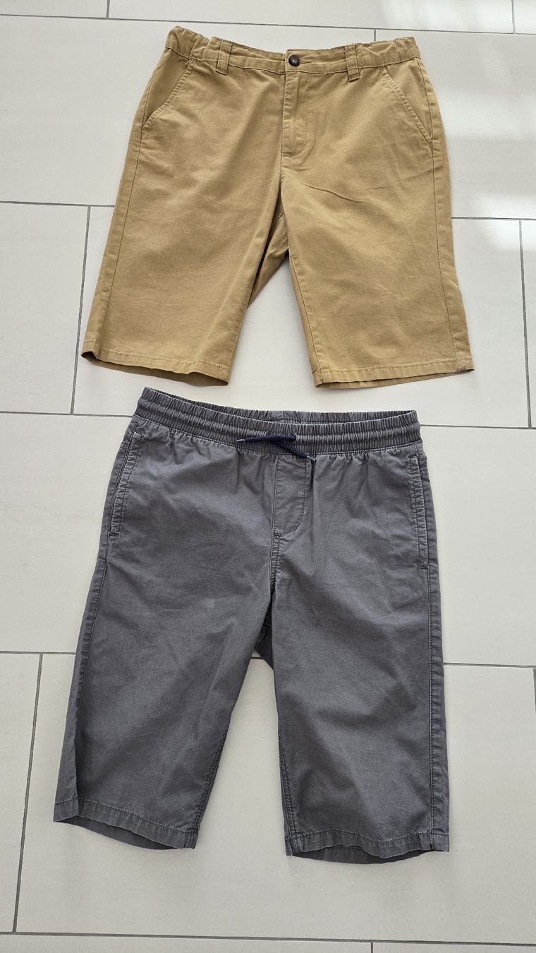 Lotti & Set di vestiti: Bermudas lot 2 – Usato da Le Pâquier-Montbarry venduto da Gruyere77