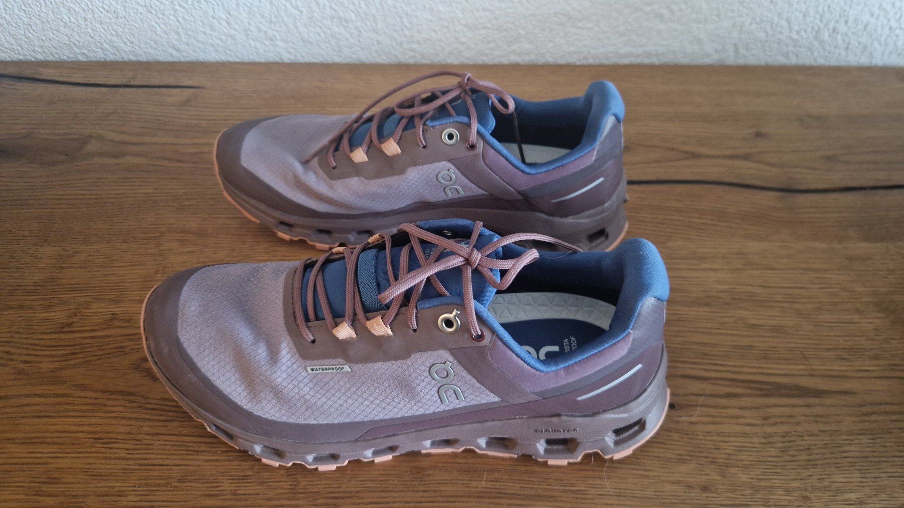 On Chaussures femmes: On Cloudvista Waterproof 37.5 – D'occasion à Uznach par Nuala14 4