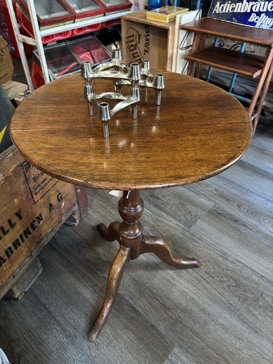 Tische: alter Holztisch rund, dunkles Holz – Gebraucht aus Staufen von timelessvintage 1