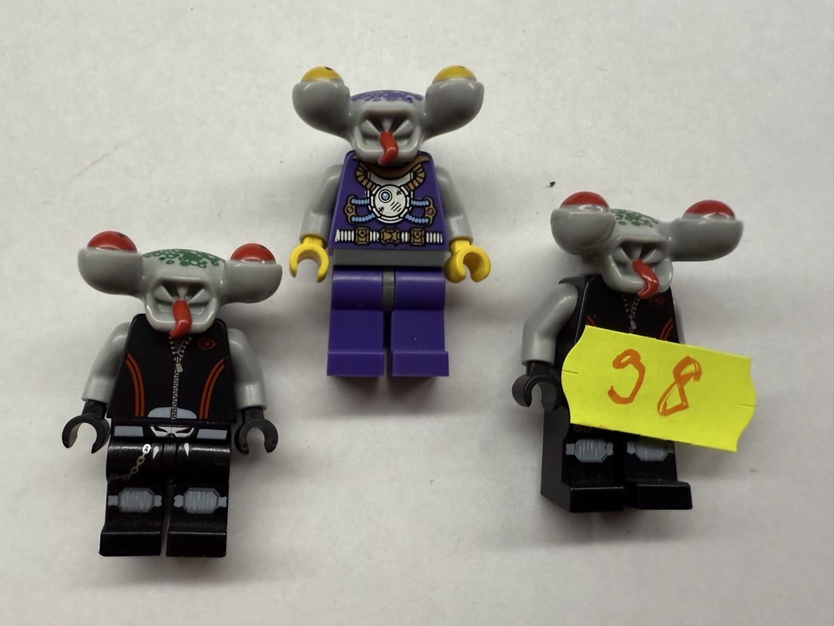 Lego Jouets: 3 Lego Alien Minifiguren Space Figuren – D'occasion à Rheinfelden par zim_2hqc 1