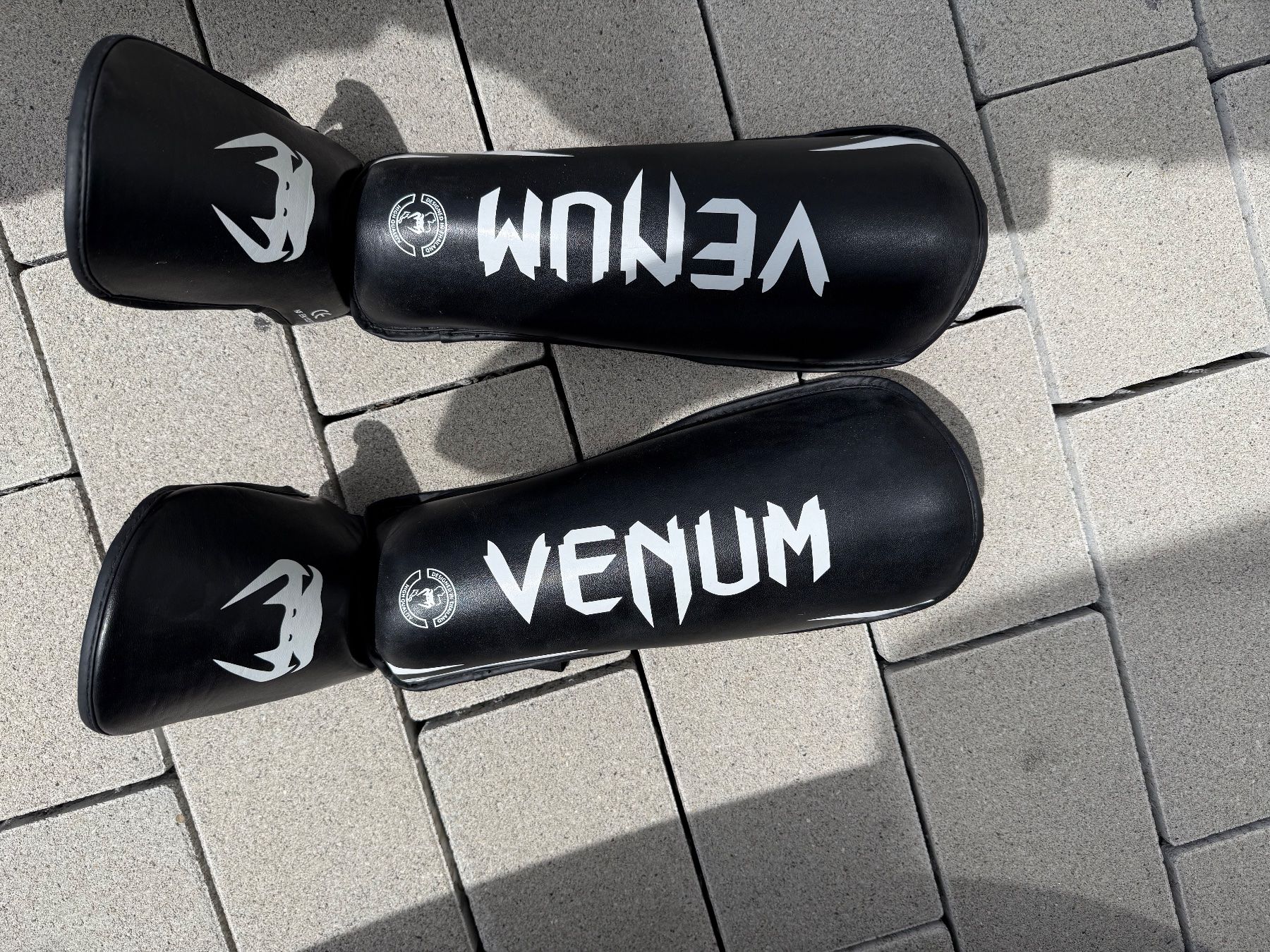 Venum Protections: Shin Guards – D'occasion à Trachslau par angelapf
