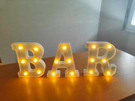 Leuchtbuchstaben BAR Weiss