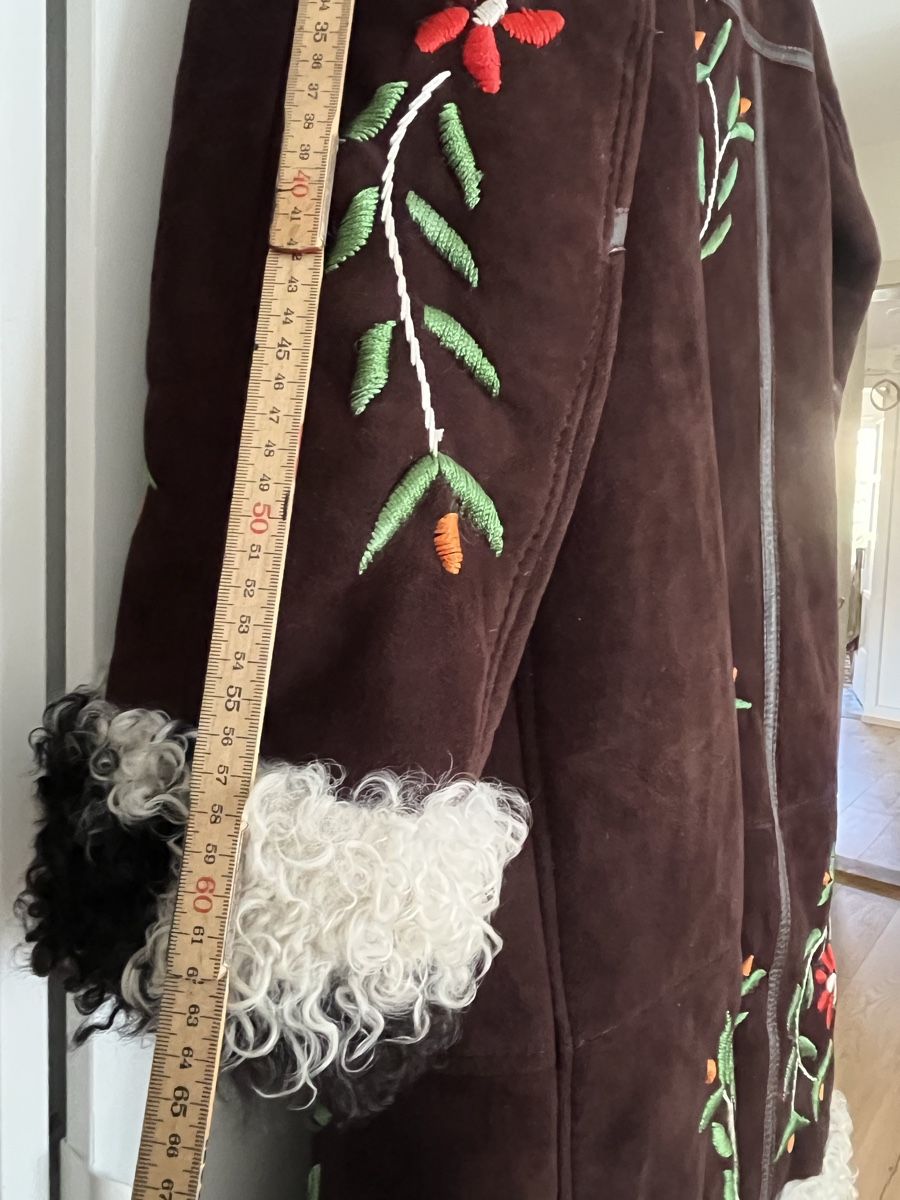 Boohoo Cappotti: Boho wildleder Lamfell Mantel – Usato da Zürich venduto da loooci 3