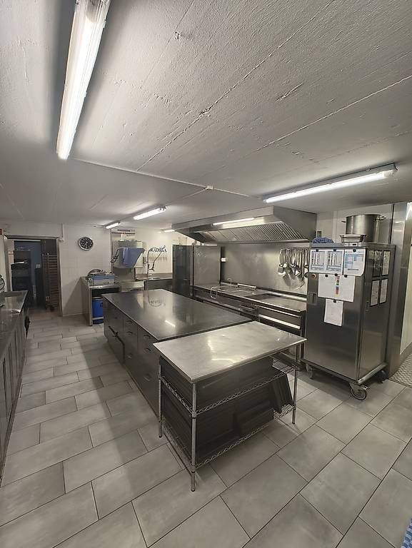 Cucine complete: cuisine pro / laboratoire de production à Echallens – Usato da Buchillon venduto da mbu_2ghn 1
