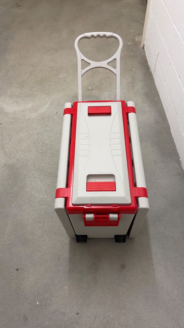 Tischset: Capmping Tisch mit Stühlen und Box all in one – Gebraucht aus Lyss von Pudischweiz 3
