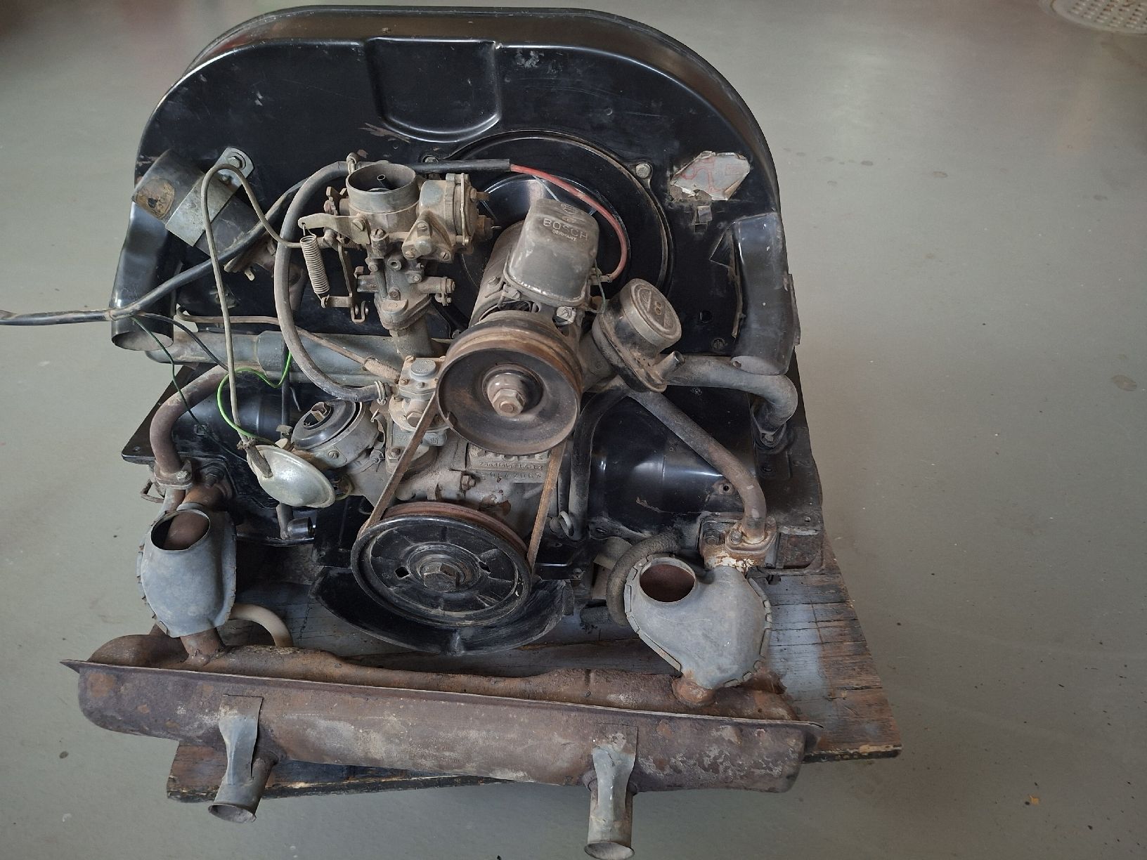 VW Tutti pezzi di ricambio auto: VW Käfer Motor – Usato da Schüpfheim venduto da Ireib0