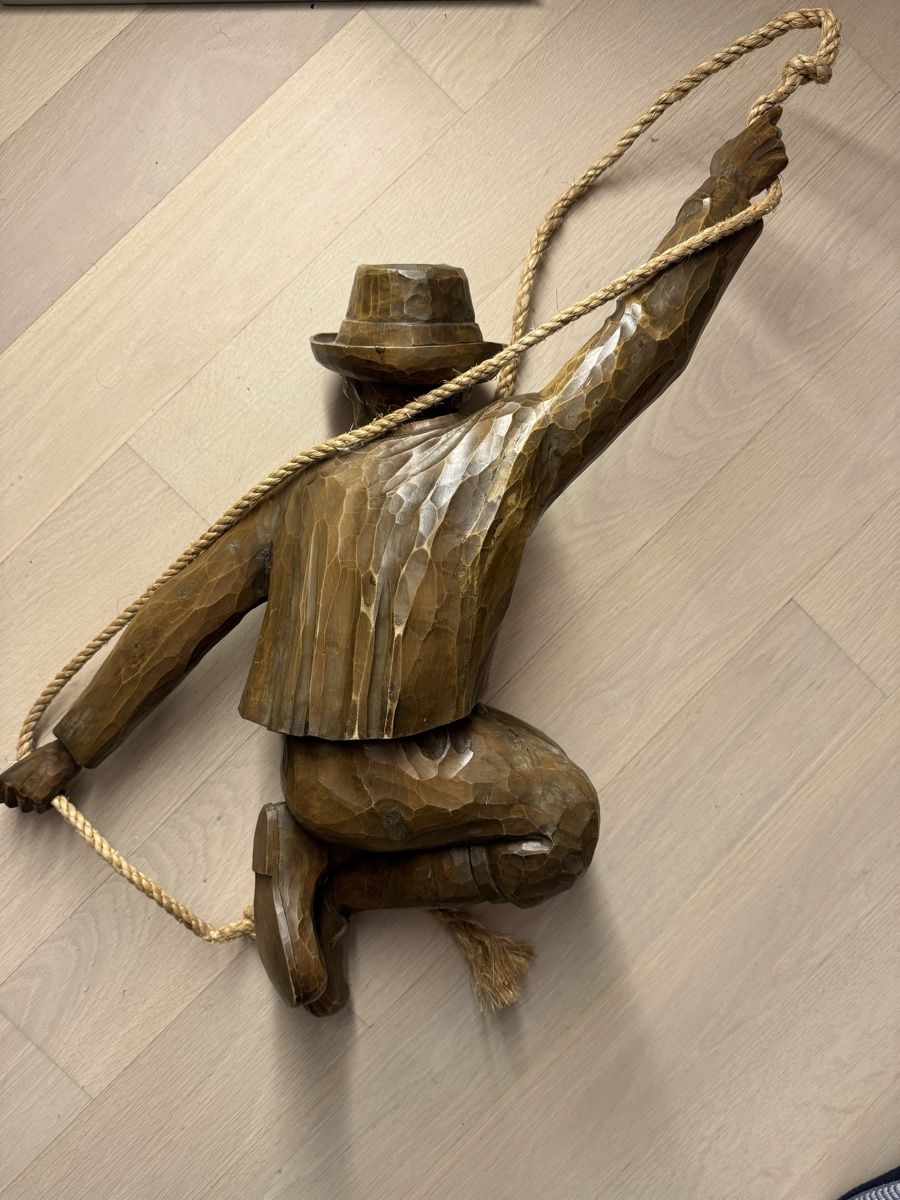Skulpturen & Statuen: Holzgeschnitzte Abseiler 50 cm, Holzfiguren – Gebraucht aus Morges von SevArt 5