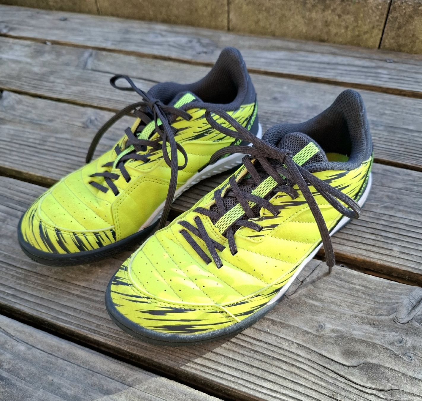 Decathlon Scarpe per ragazzi: Turnschuh / Sneaker Gr. 35 – Usato da Wangs venduto da Soda_95