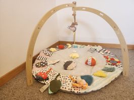 Lovevery Spielbogen aus Holz inkl. Erlebnisdeck