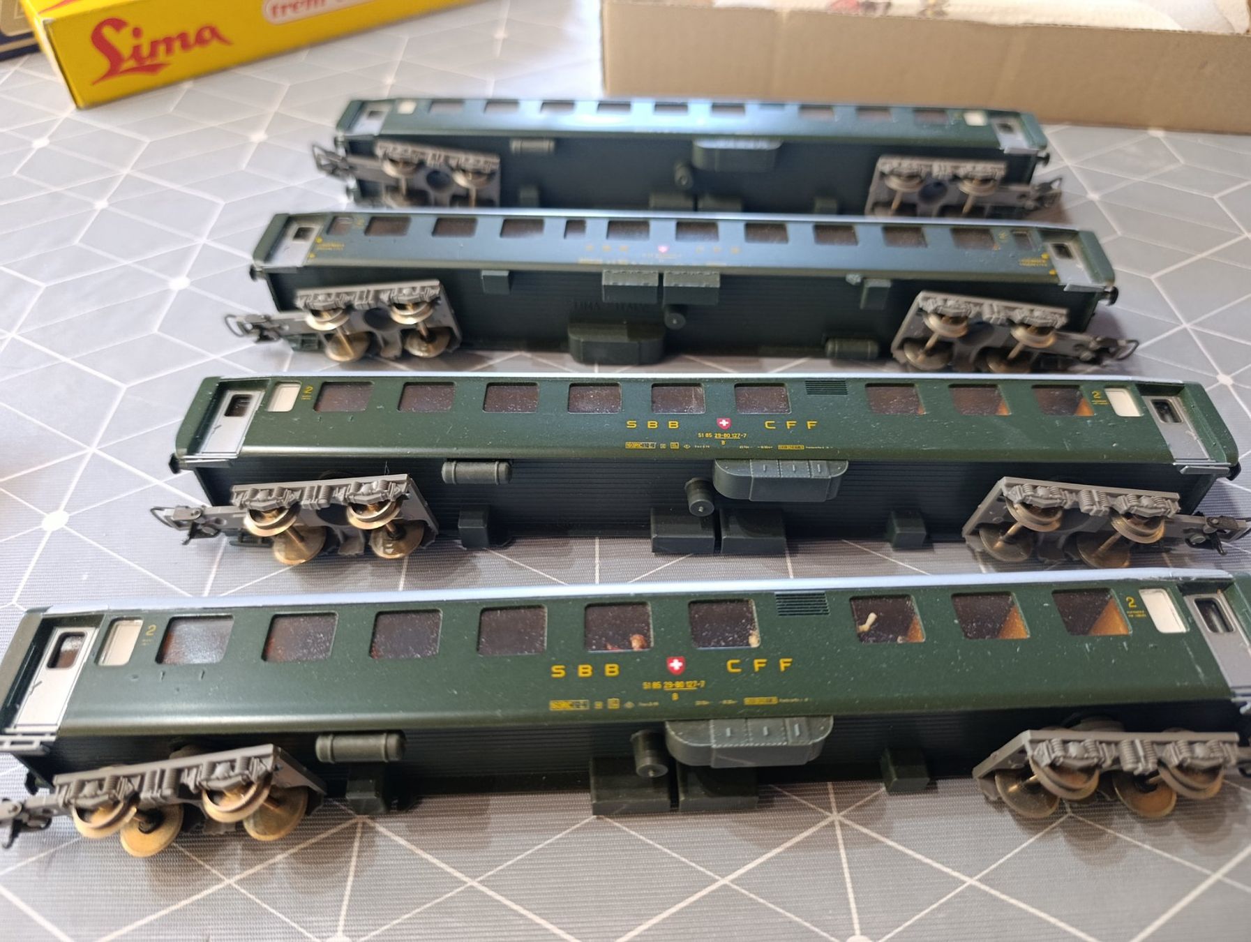 Lima Modelleisenbahnen: Lima SBB x 4 grün – Gebraucht aus Tafers von LitusPS 1
