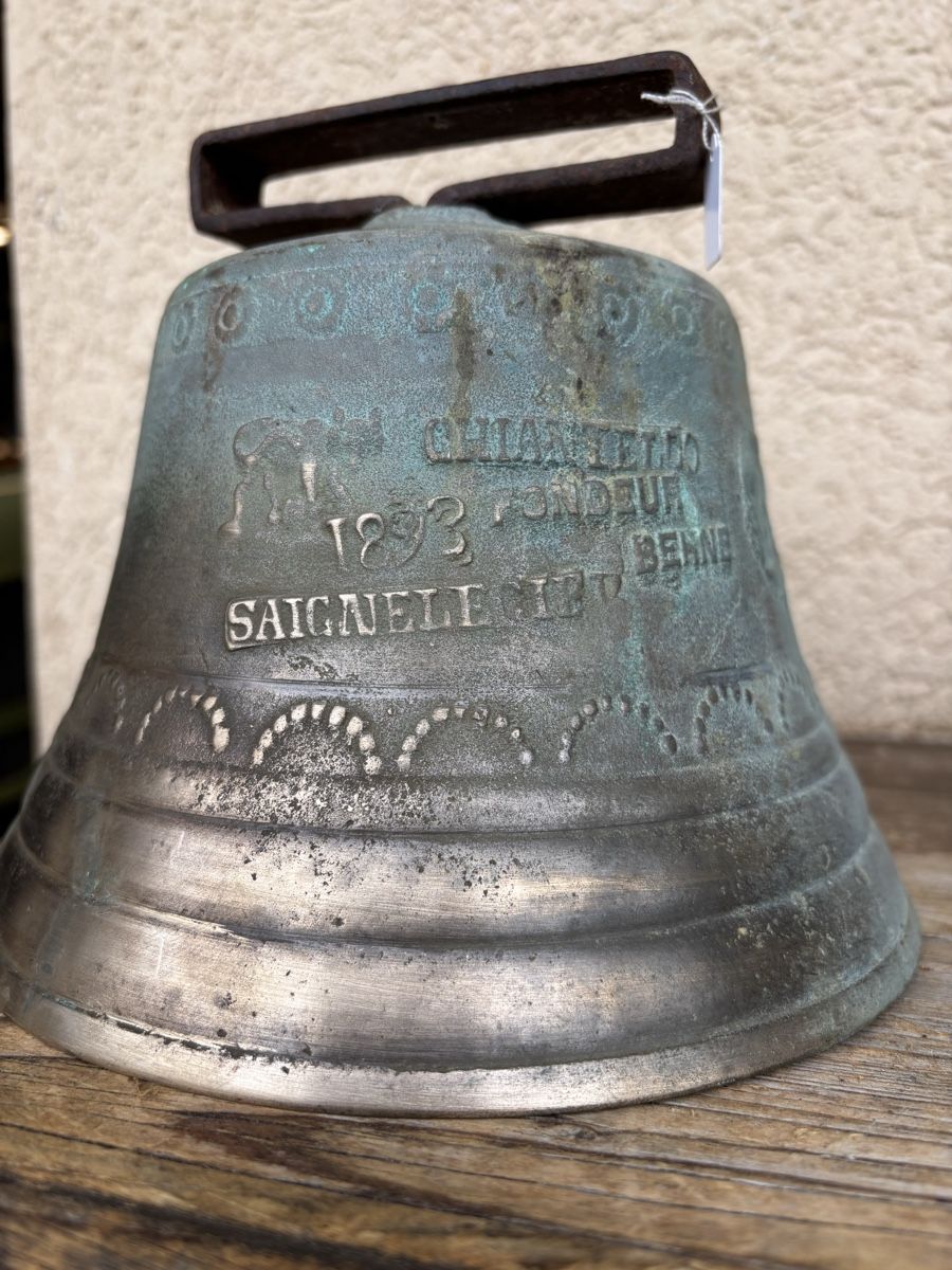 Cloches & sonnailles: Antlike Glocke – D'occasion à Schangnau par Roseggli82 1