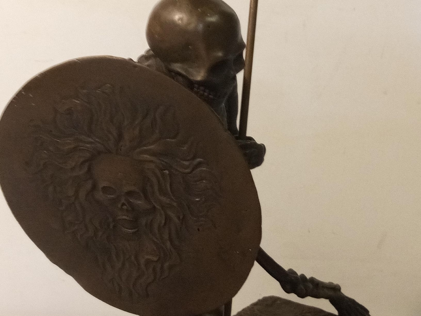 Sculture & Statue: Bronzeskulptur  "der Krieger" oder "Mement Mori" auf Sockel – Usato da basel venduto da markusb07 1
