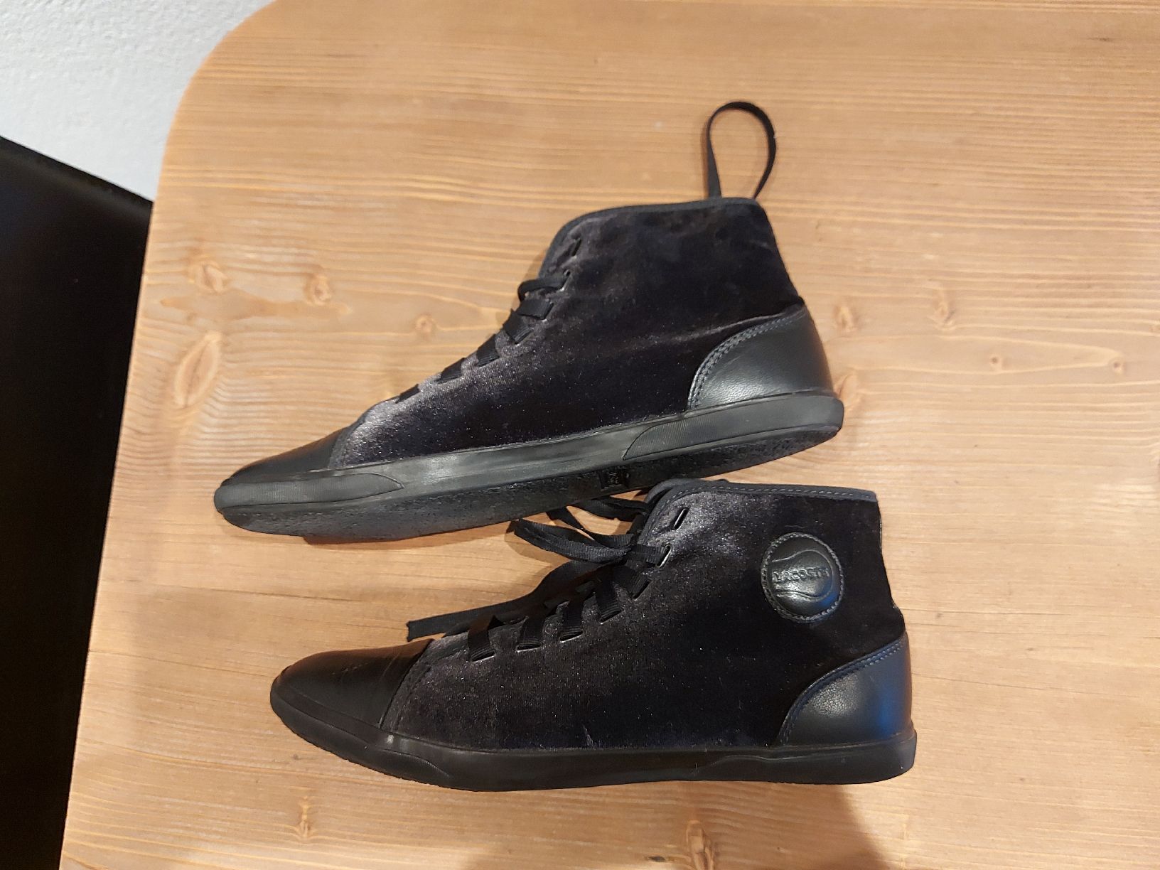 Lacoste Chaussures femmes: Lacoste Schuhe, gr. 39 – D'occasion à Plasselb par Mabischer 2