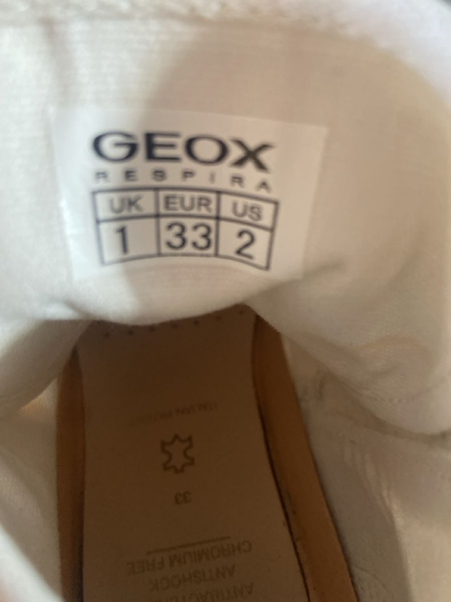 Geox Schuhe für Mädchen: Geox Mädchen Sneaker Minnie Mouse Gr. 33 weiss – Gebraucht aus Murten von februari 4