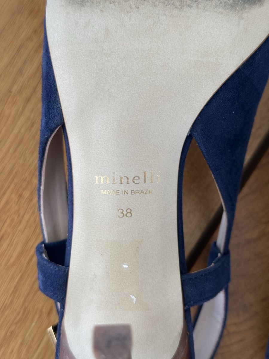 Scarpe da donna: Minelli Wildleder Pumps dunkelblau Grösse 38 – Usato da Oberwil-Lieli venduto da Claudine_1988 4