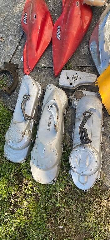 Piaggio Tutti pezzi di ricambio per scooter: Roller Teile Piaggio/Peugeot ab 1.- Fr – Difettoso da Büren an der Aare venduto da twostrokeguy 1