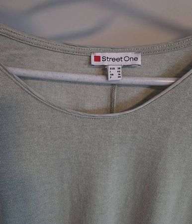 Lind-grünes T-Shirt (Grösse 36, Street One)