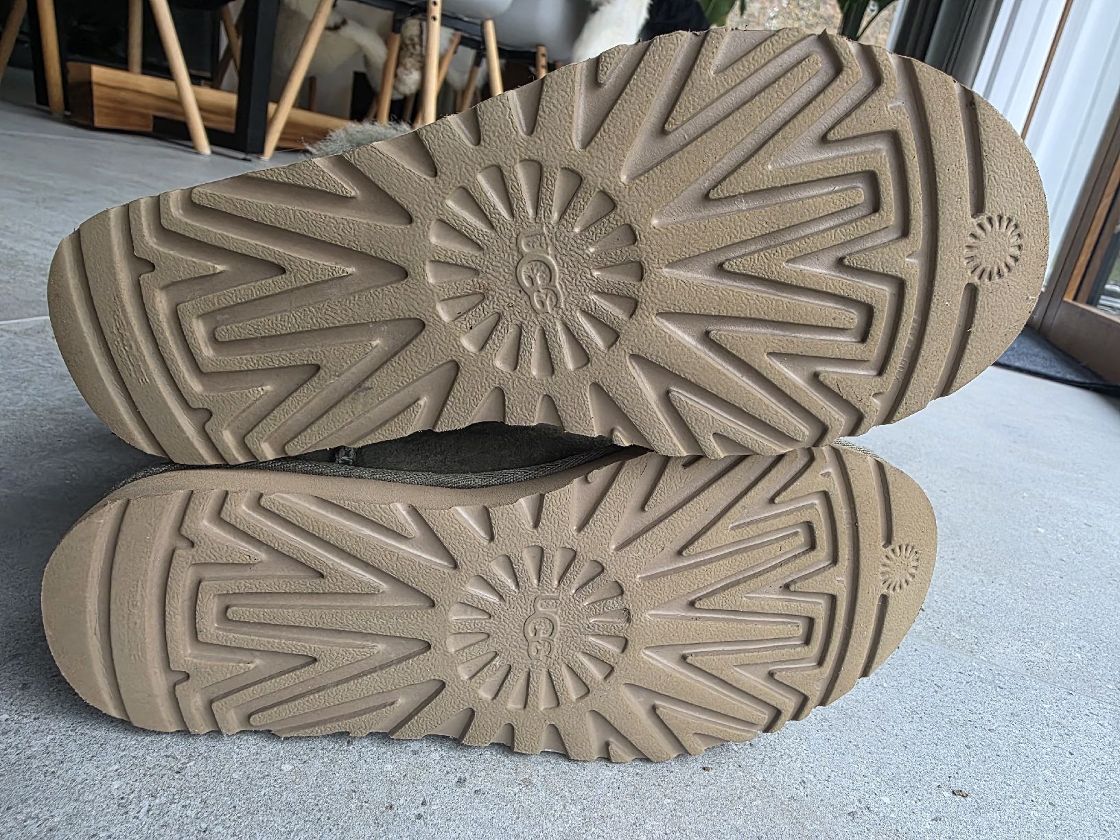 Ugg Scarpe da donna: UGG Bailey Boots mit Schleifen Gr. 38 - NEU – Nuovo (secondo la descrizione) da Starrkirch-Wil venduto da NHA01 6