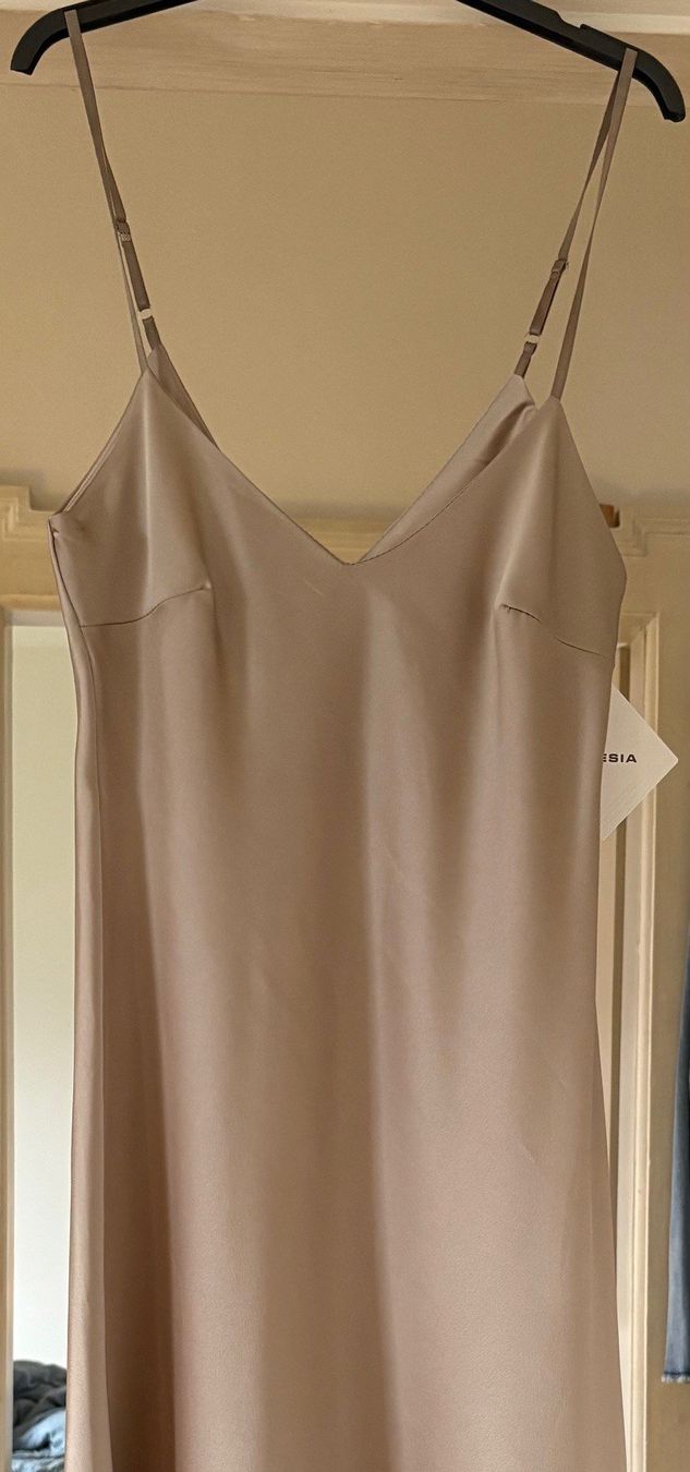Robes: ROBE! M – Neuf avec emballage d'origine à Locarno par NicoNion 4