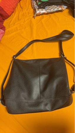 Schwarze Handtasche/Rucksack aus Kunstleder