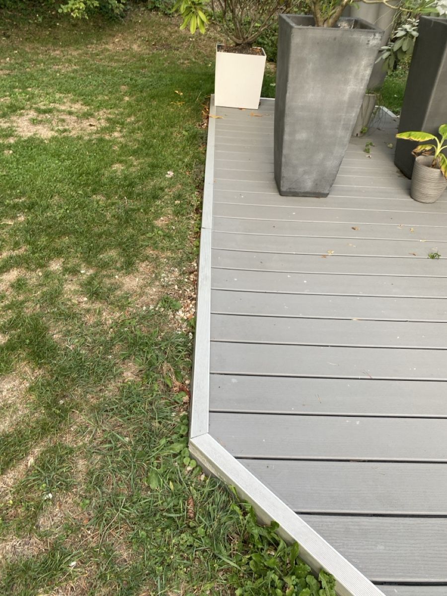Rivestimenti per pavimenti: Terrassendielen WPC grau gebraucht – Usato da Langnau am Albis venduto da Meierisli 4