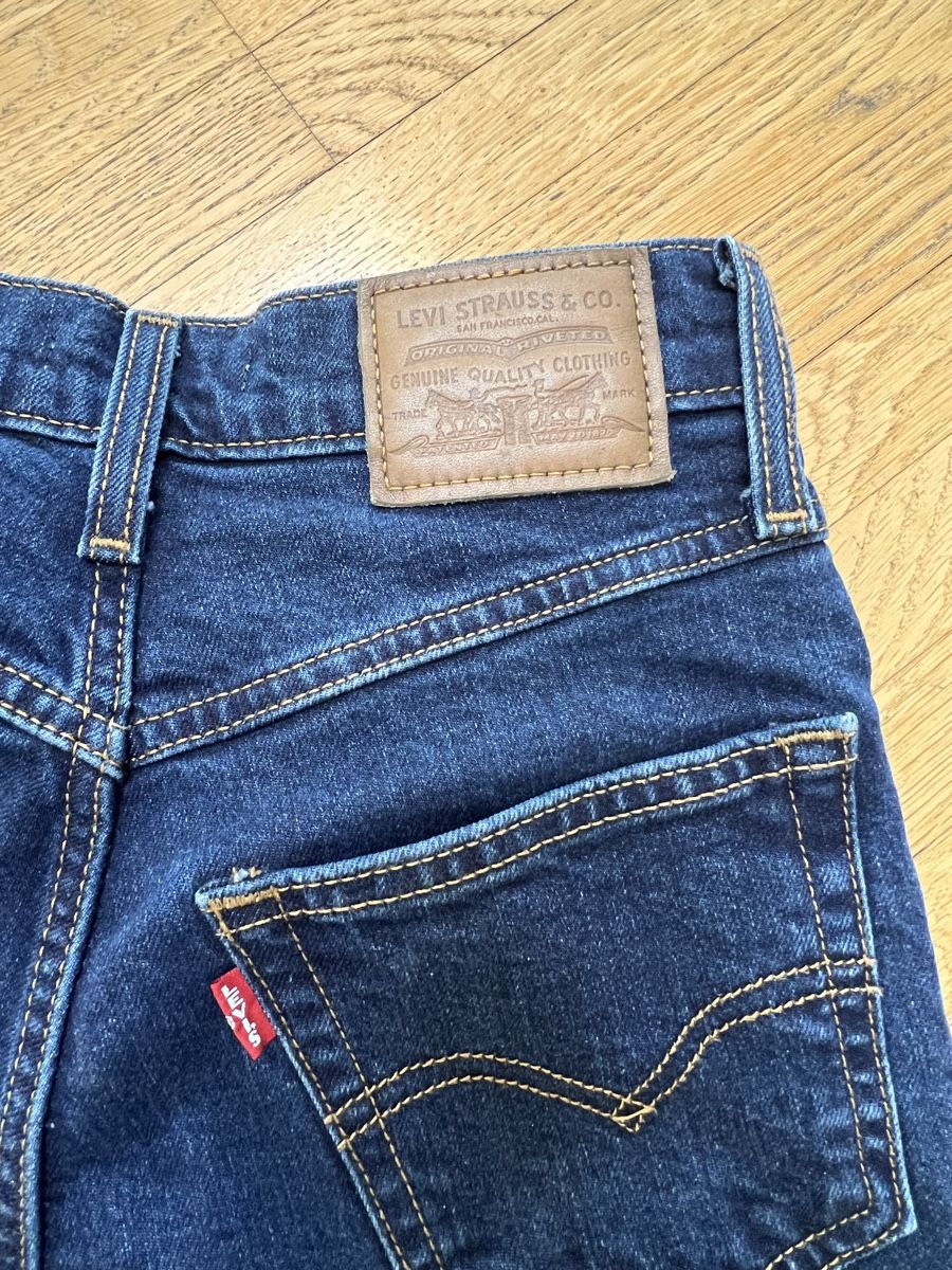 Levi's Jeans: Dunkelblaue Levis 80's Jeans Grösse 24/XS – Usato da Ostermundigen venduto da Steff18 2