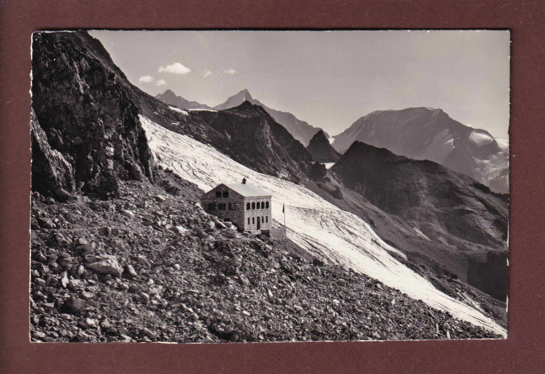 Cartoline postali: ZINAL ROTHORN-HÜTTE - 1960 – Usato da Pully venduto da nicecards