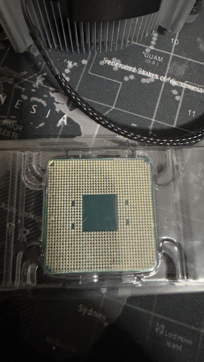 Amd Componenti elettronici: Ryzen 7 2700x + cooler amd – Usato da Nyon venduto da MUALight 2
