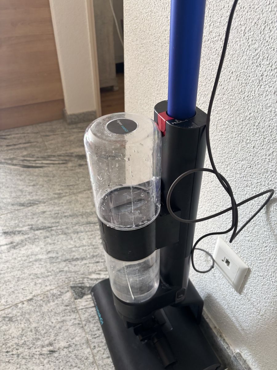 Dyson Aspirapolveri & Accessori: Dayson Akkusauger Wash G1 – Usato da Zell LU venduto da Blubber82