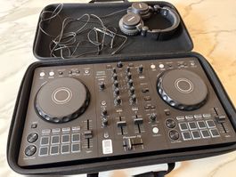 Controleur DJ Pioneer DDJ-400 avec mallette et casque