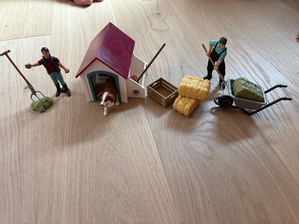 Jouets: Schleich Stallset – D'occasion à Horgen par NeuInZH 2