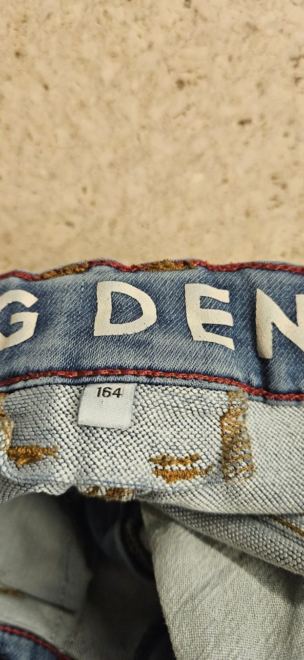 Pantaloni: Jeanshose – Usato da Münchenbuchsee venduto da Yothu 2