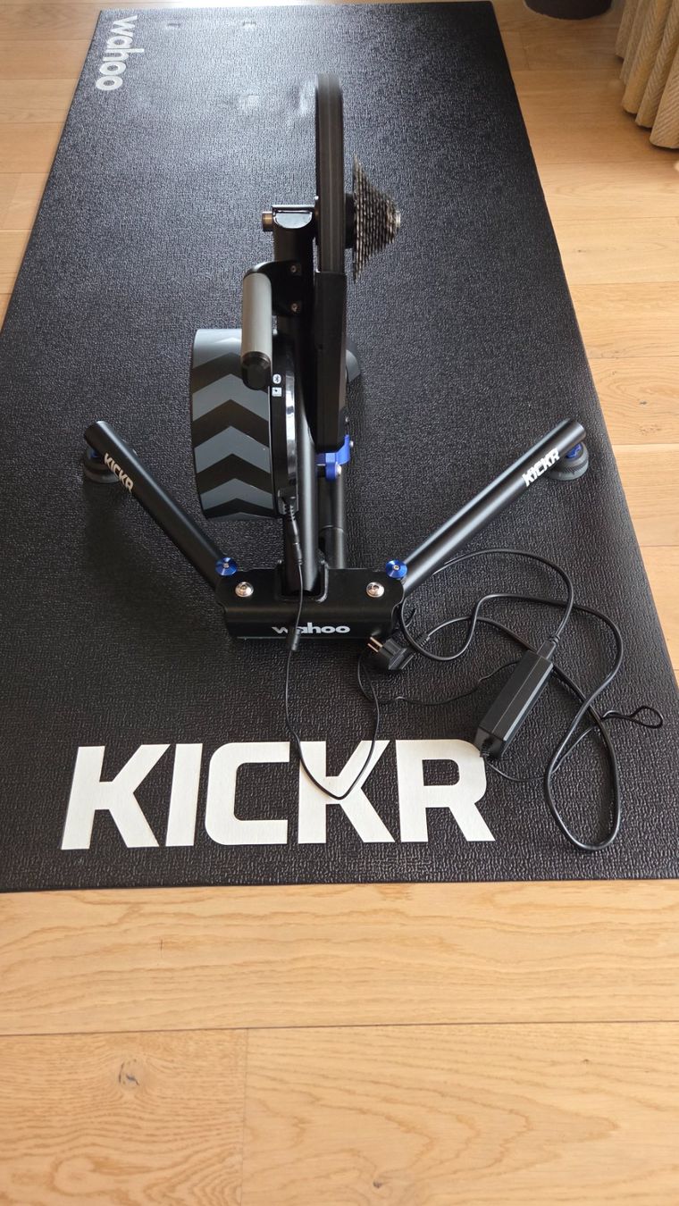 Wahoo Hometrainer: Wahoo KICKR v5 Smart Trainer + GRATIS Matte – Gebraucht aus Genève von mat_98vc 1