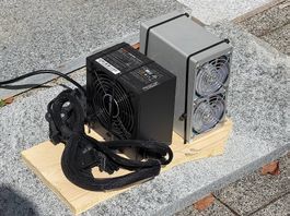 Goldshell Mini-DOGE Miner mit 500W Netzteil