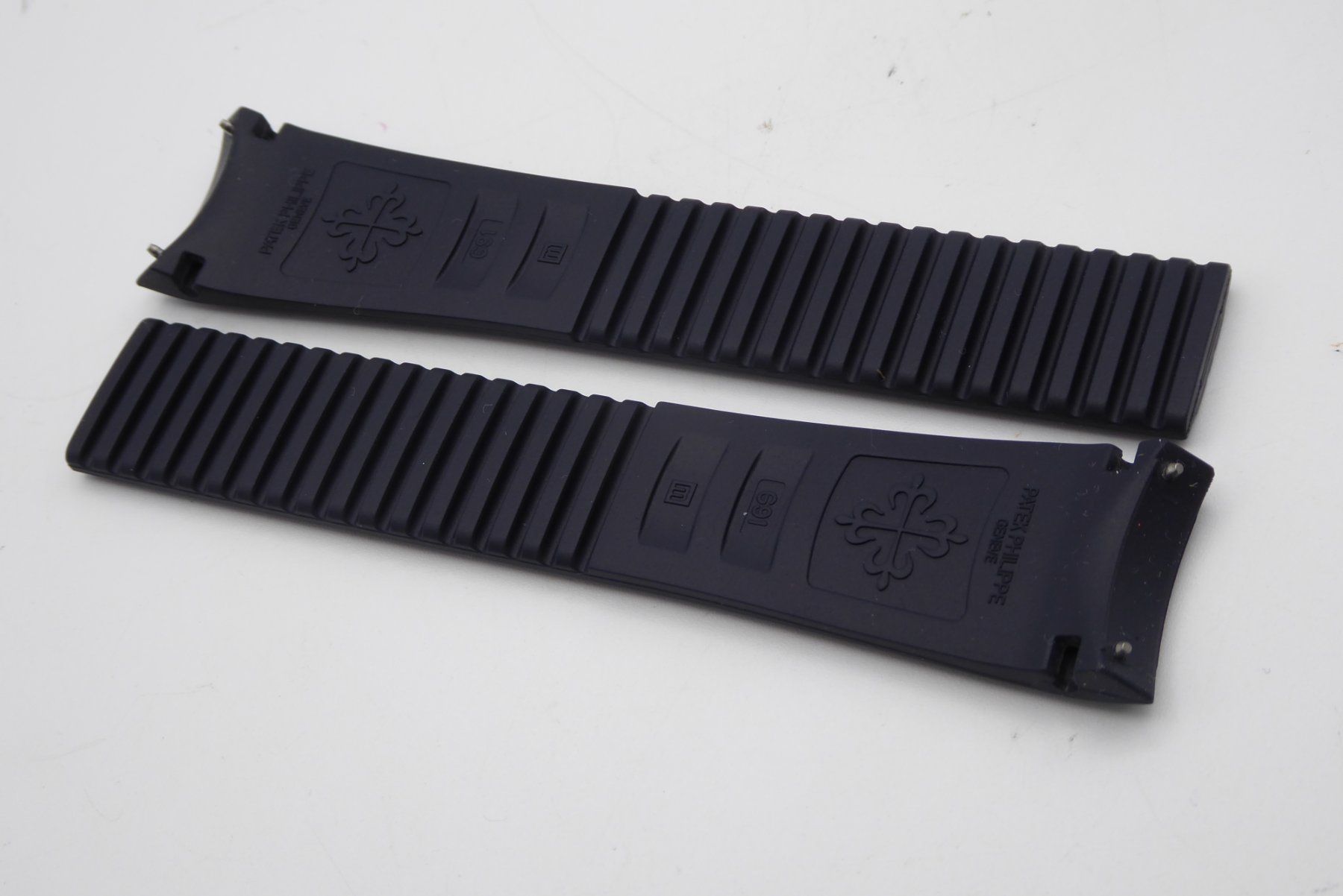 Patek Philippe Orologi: Patek Philippe Aquanaut Navy blue Rubber Strap 5968 – Nuovo e nell'imballaggio originale da Geneve venduto da adr_xk6n 3