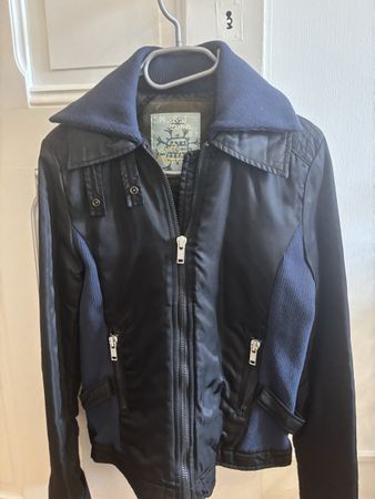 Blouson Ryplay, taille M en parfait état.