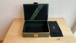 Alte grüne Schmuckschatulle - Leder und Samt