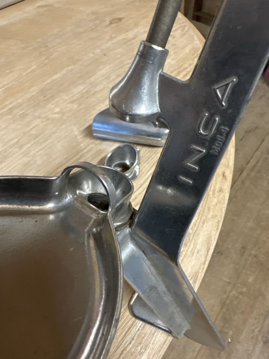 Elettrodomestici da cucina: Kirschensteinentferner INCA Mod.4 Metall Vintage – Usato da Baar venduto da Hillsboro 2