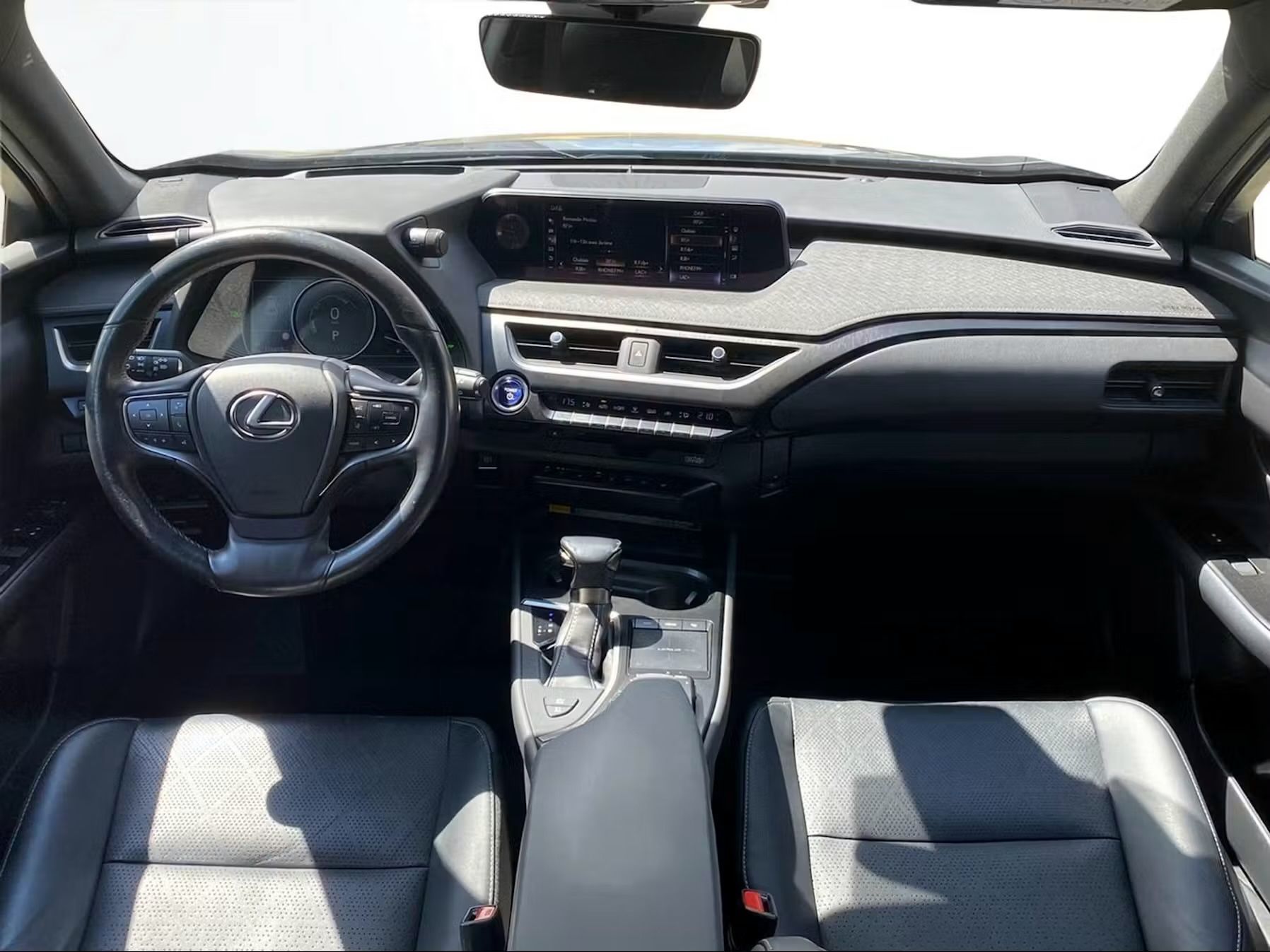 Lexus Automobili: Lexus UX 250 H – Usato da Liestal venduto da Goldart 3
