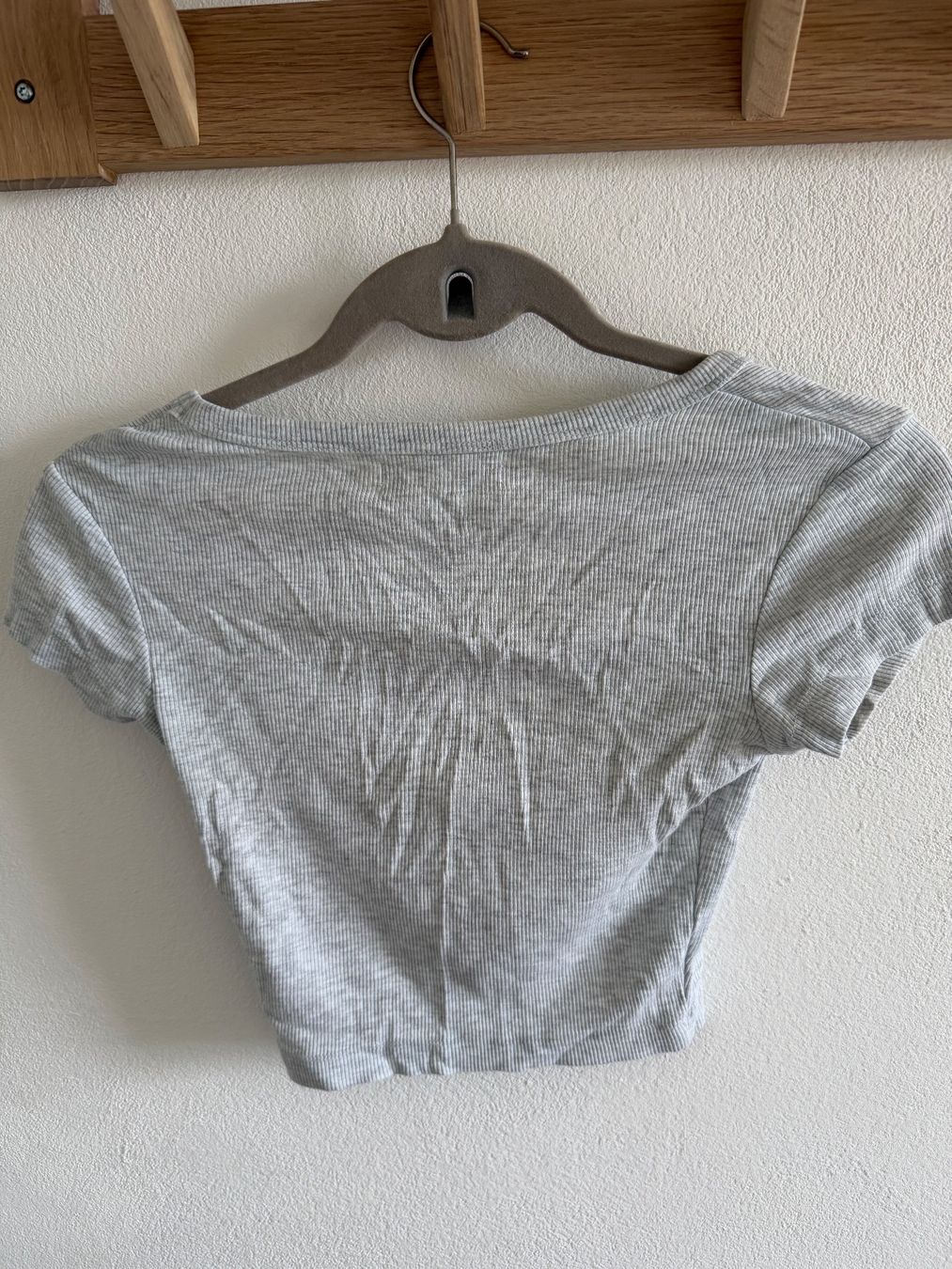 Pull&Bear Tops: Pull and Bear Grey top – Gebraucht aus Winterthur von 200_g8ht 2