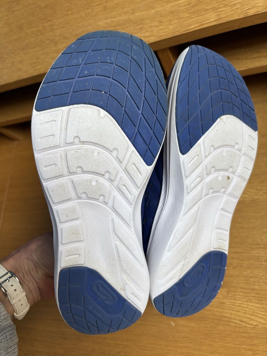 Decathlon Scarpe per ragazzi: Chaussures sport Décathlon t.31 – Usato da Founex venduto da ari_2gt7 1