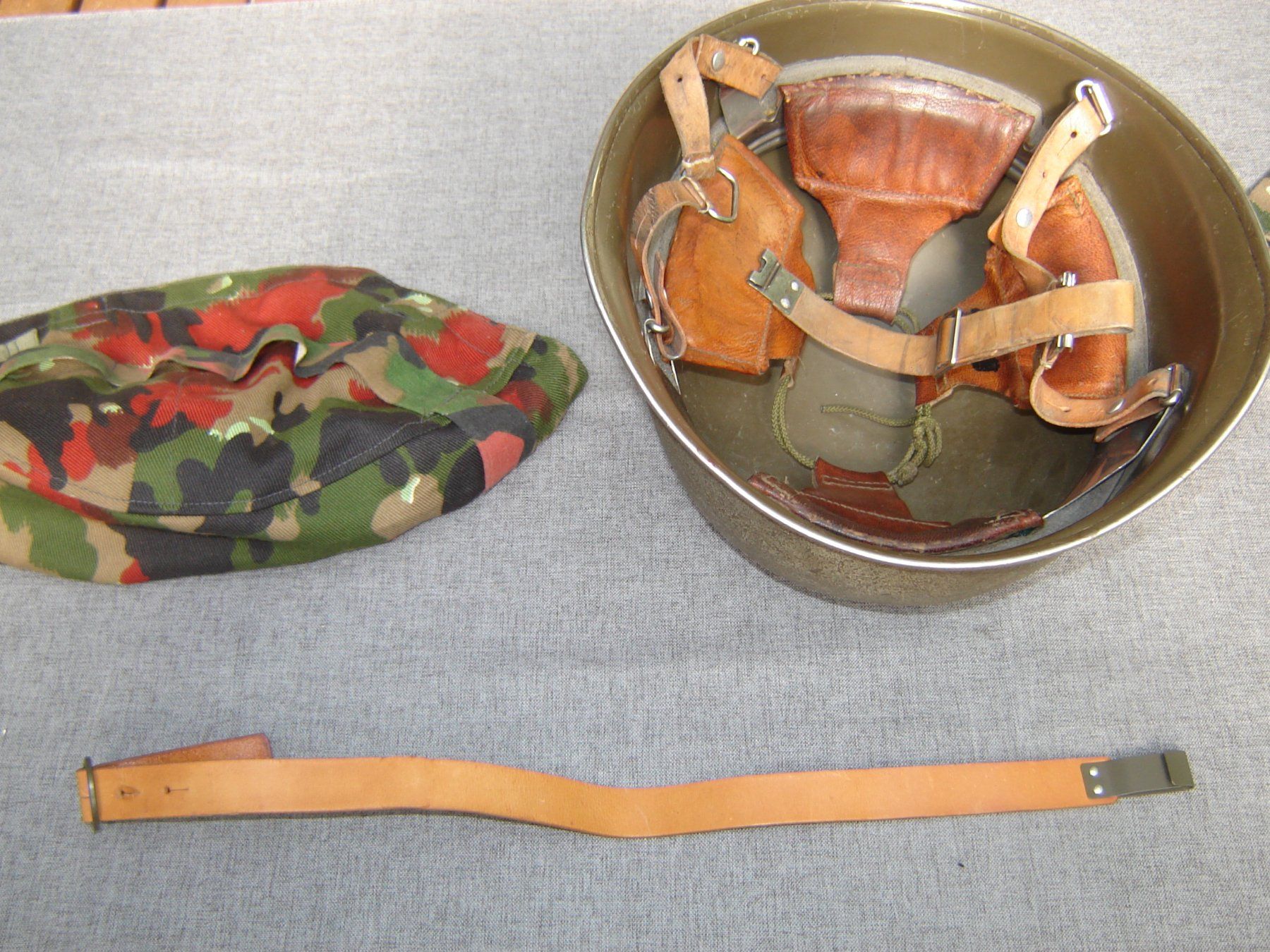 Uniformi & Effetti personali: CH Armee Helm – Usato da Allenwinden venduto da Wm26 2