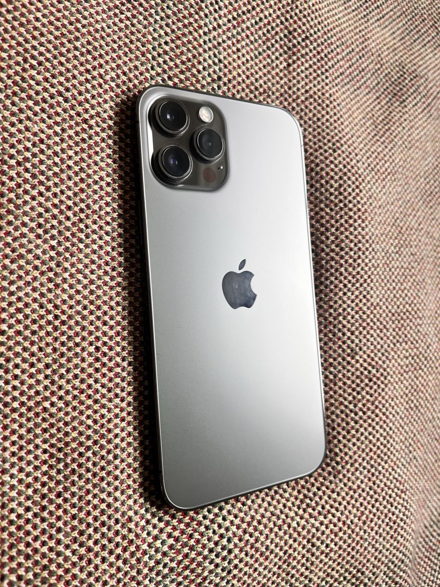 Apple Telefoni cellulari / Smartphones: Apple iPhone 12 Pro Max, 256GB, Schwarz - Top Zustand! – Usato da Luzern venduto da XHotSniperX 2
