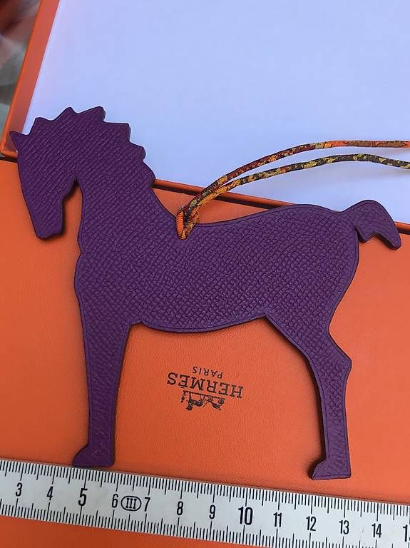 Tutte le decorazioni: Hermes bag charm pferd – Usato da Riehen venduto da lana81 1
