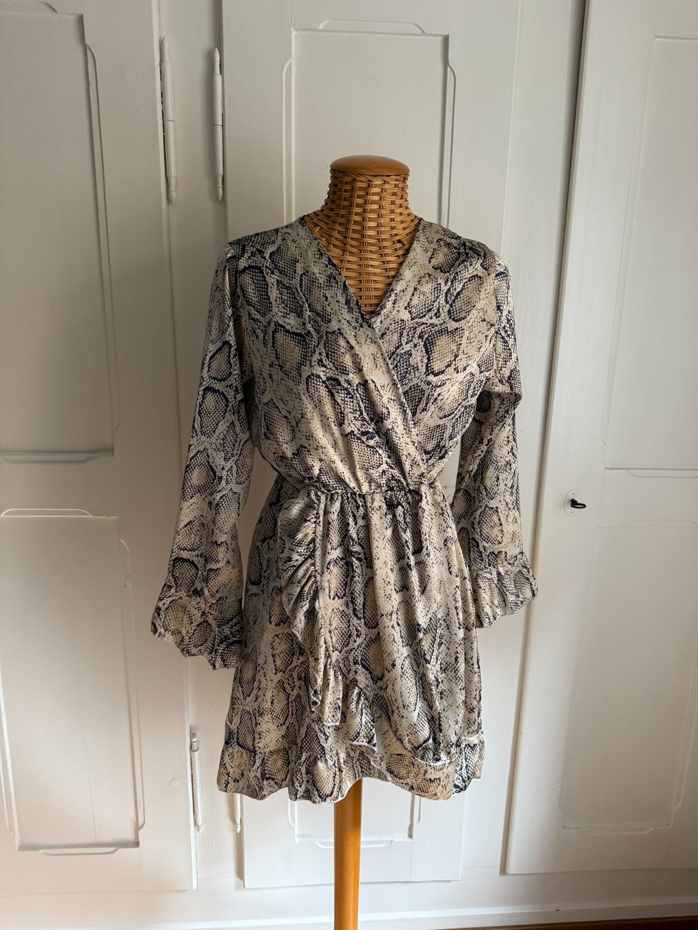 Vestiti: MISS LADY - Kleid mit Schlangen-Print S – Usato da Zürich venduto da Diazaio