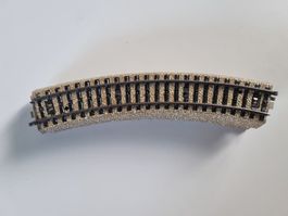 4 rails Märklin 5100 en bon état.