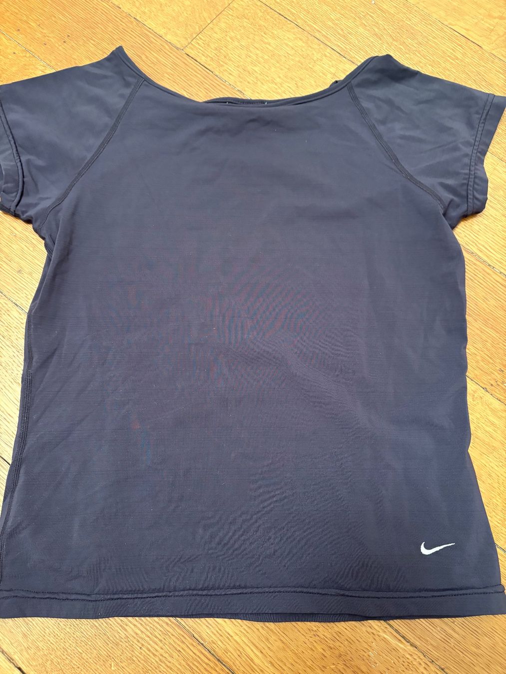 Nike T-shirt: NIKE Tennus-Shirt, Grösse M – Usato da Basel venduto da SAF