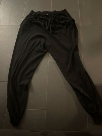 Schwarze Yessica Stoffhose, C&A, Gr. 48/50, neuwertig
