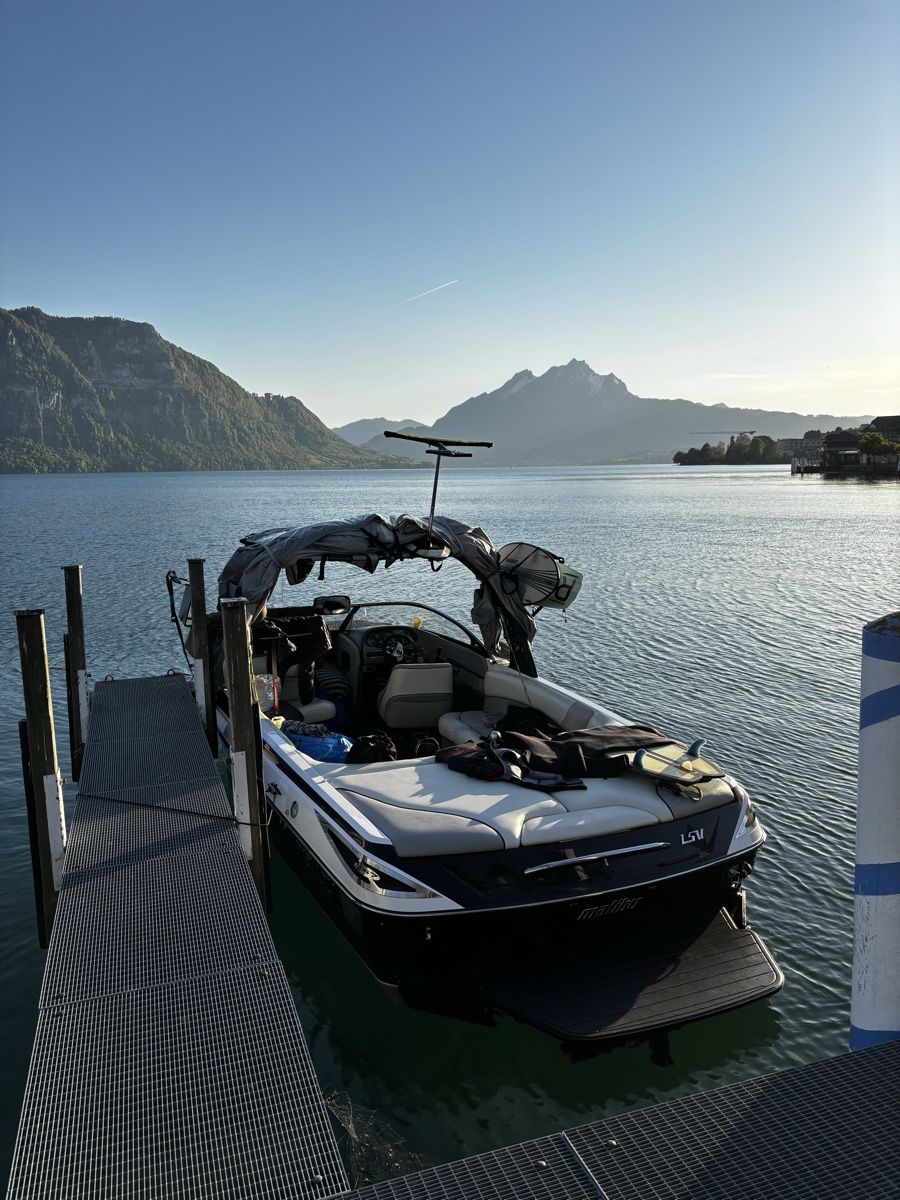 Malibu Barche: Malibu LSV Bootplatz kann vermittelt werden (Gebühr) – Usato da Luzern venduto da sam.l.