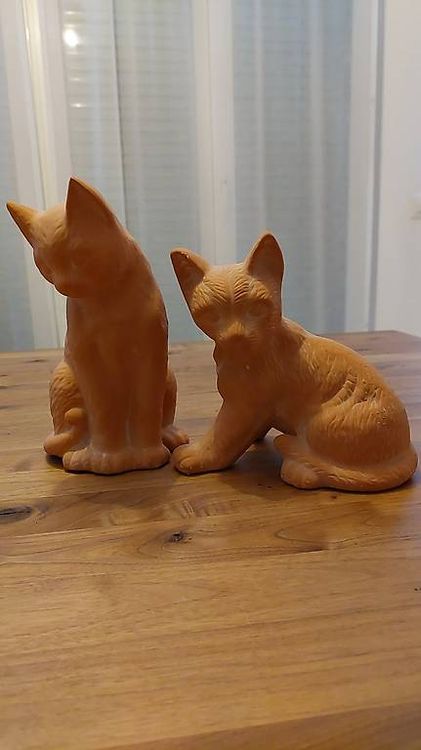 MOAZIFI 2D Katzenpaar Holz Deko - Romantische Umarmungskatzen Für Regal & Schreibtisch